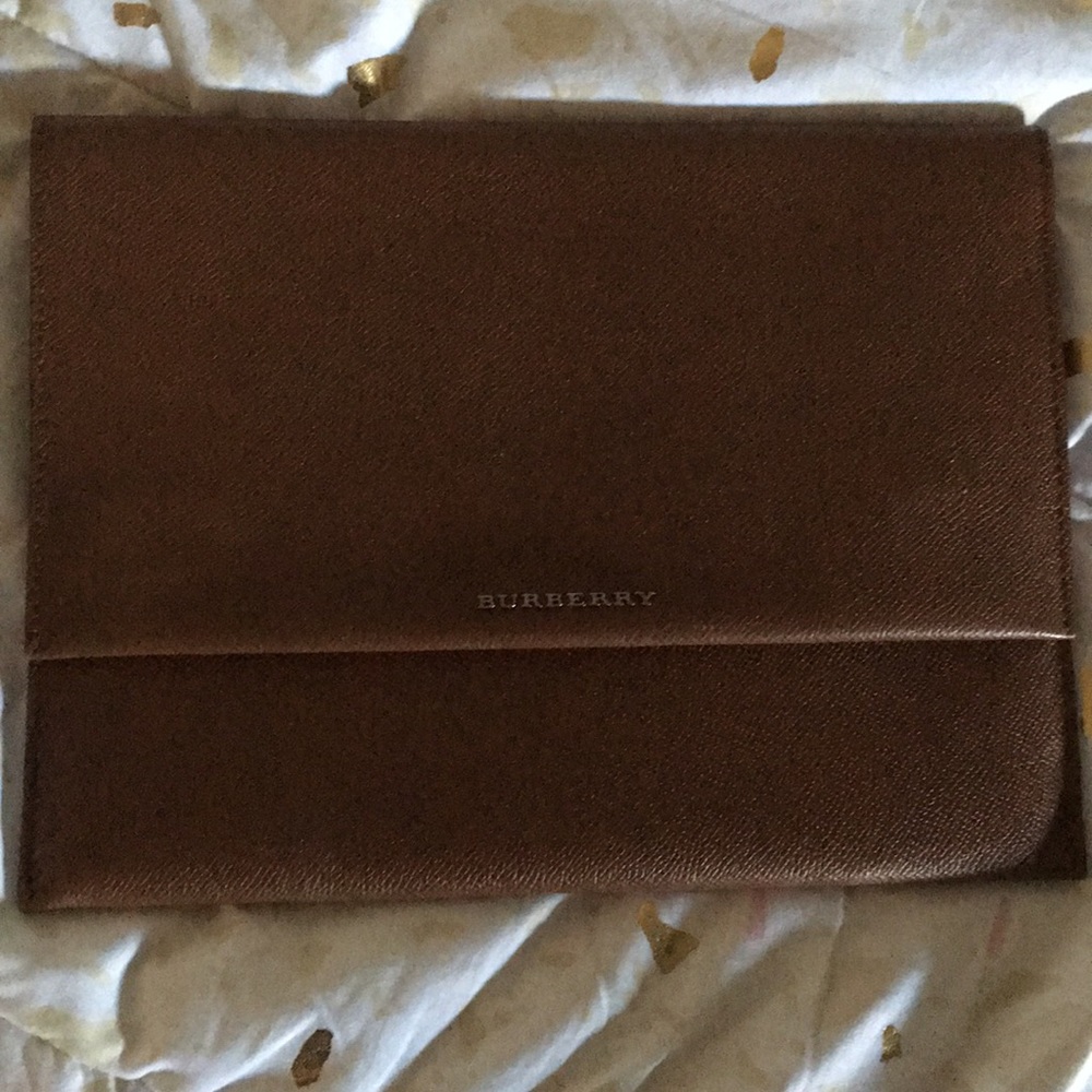 Burberry clutch